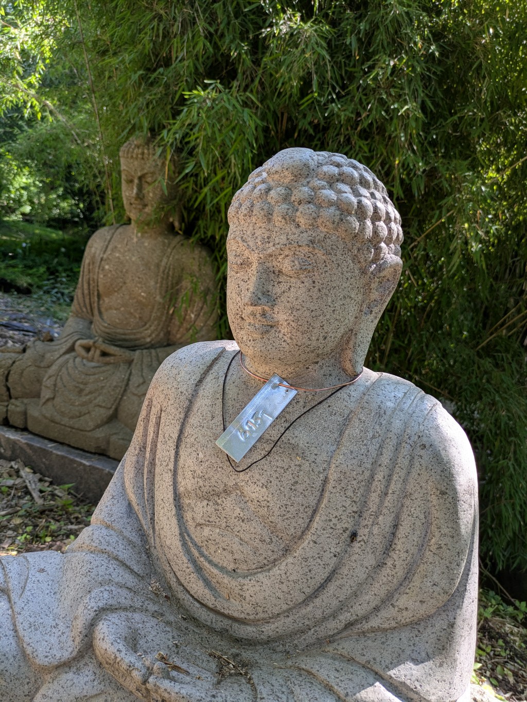 Japanischer Buddha auf Riverstone - 58cm