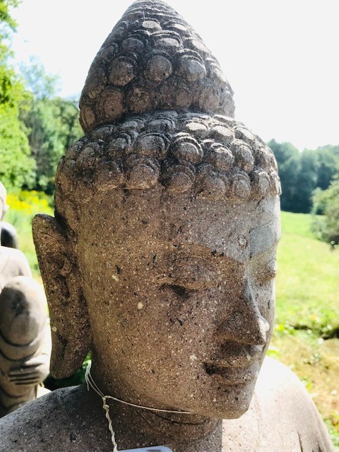 Relaxendes Buddha Paar aus Riverstone 80cm