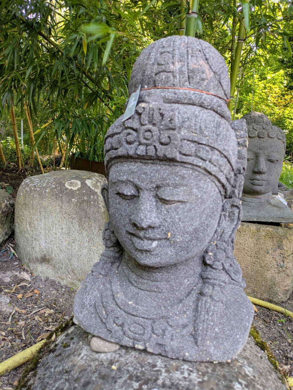 Buddhabüste aus Lavastein 50cm