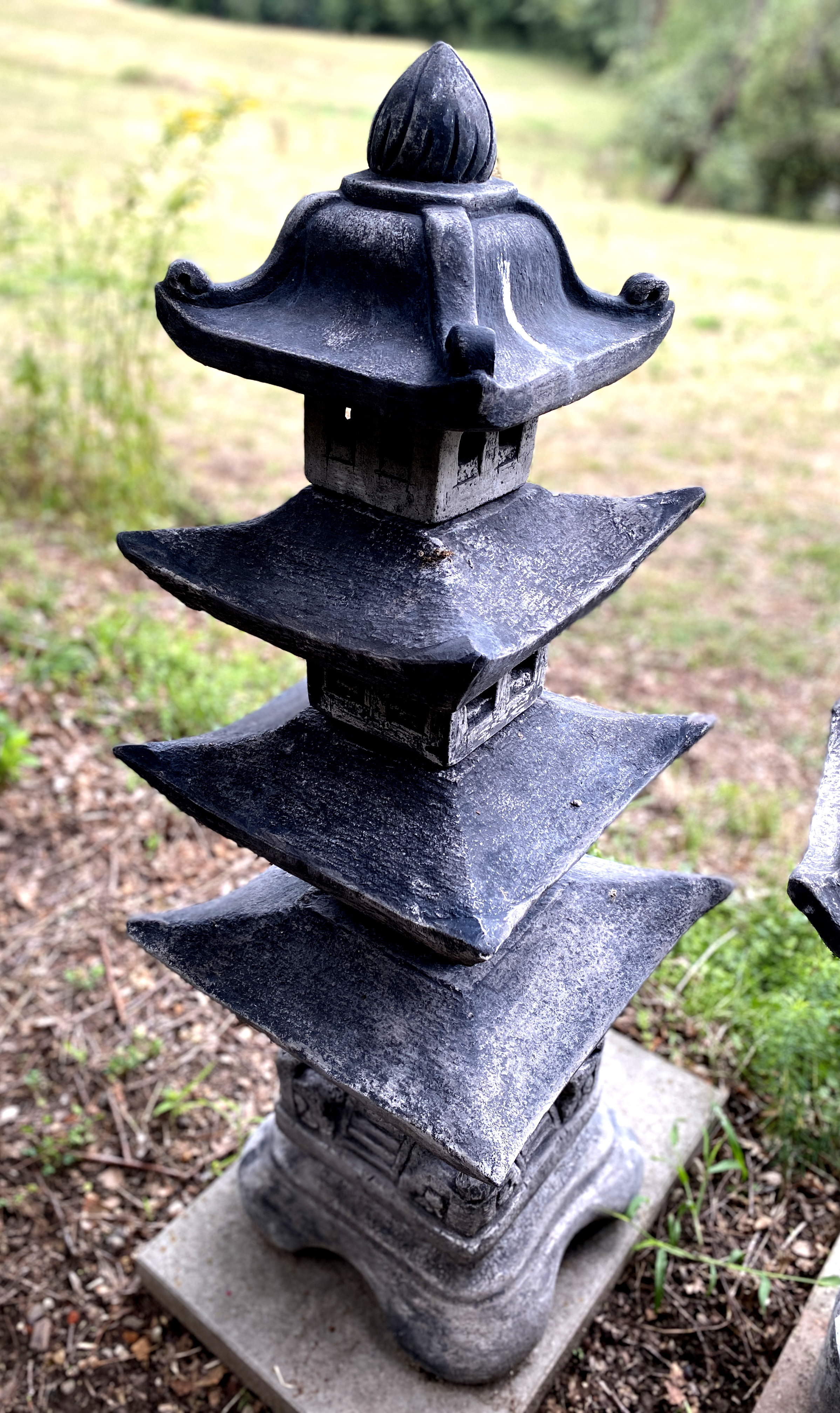 Steinpagode mit 4 Ebenen - 108 cm