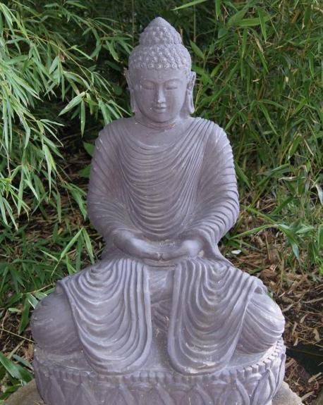 Buddha mit Gewand
