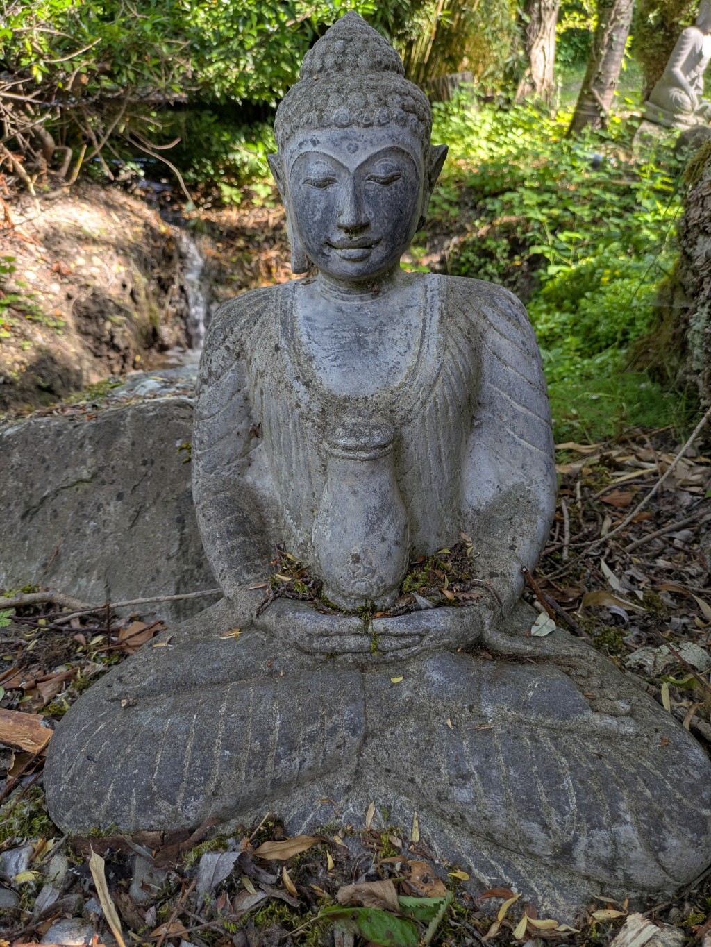 Buddha sitzend mit Krug - 60cm