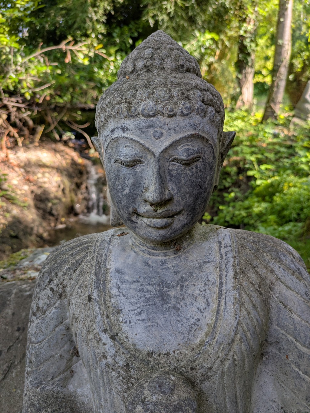 Buddha sitzend mit Krug - 60cm