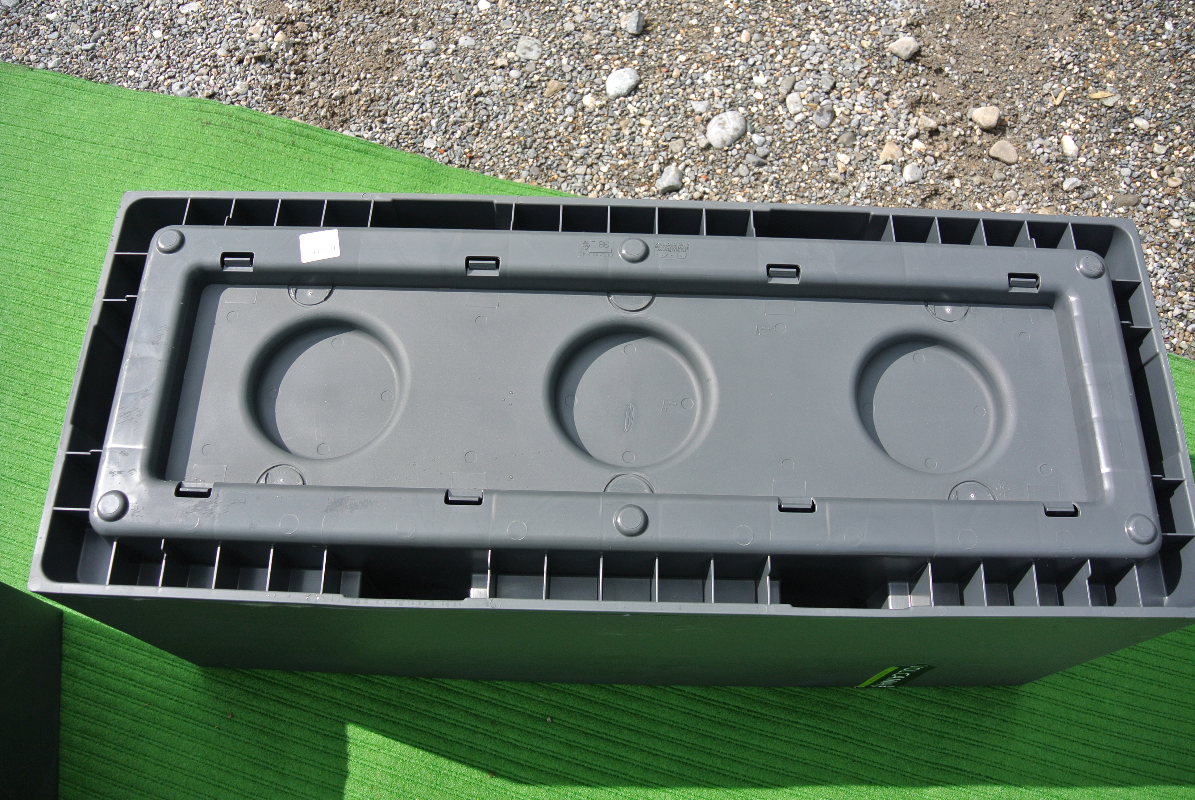 Kasten-Holzoptik-7 Pflanzkasten in Rillenoptik