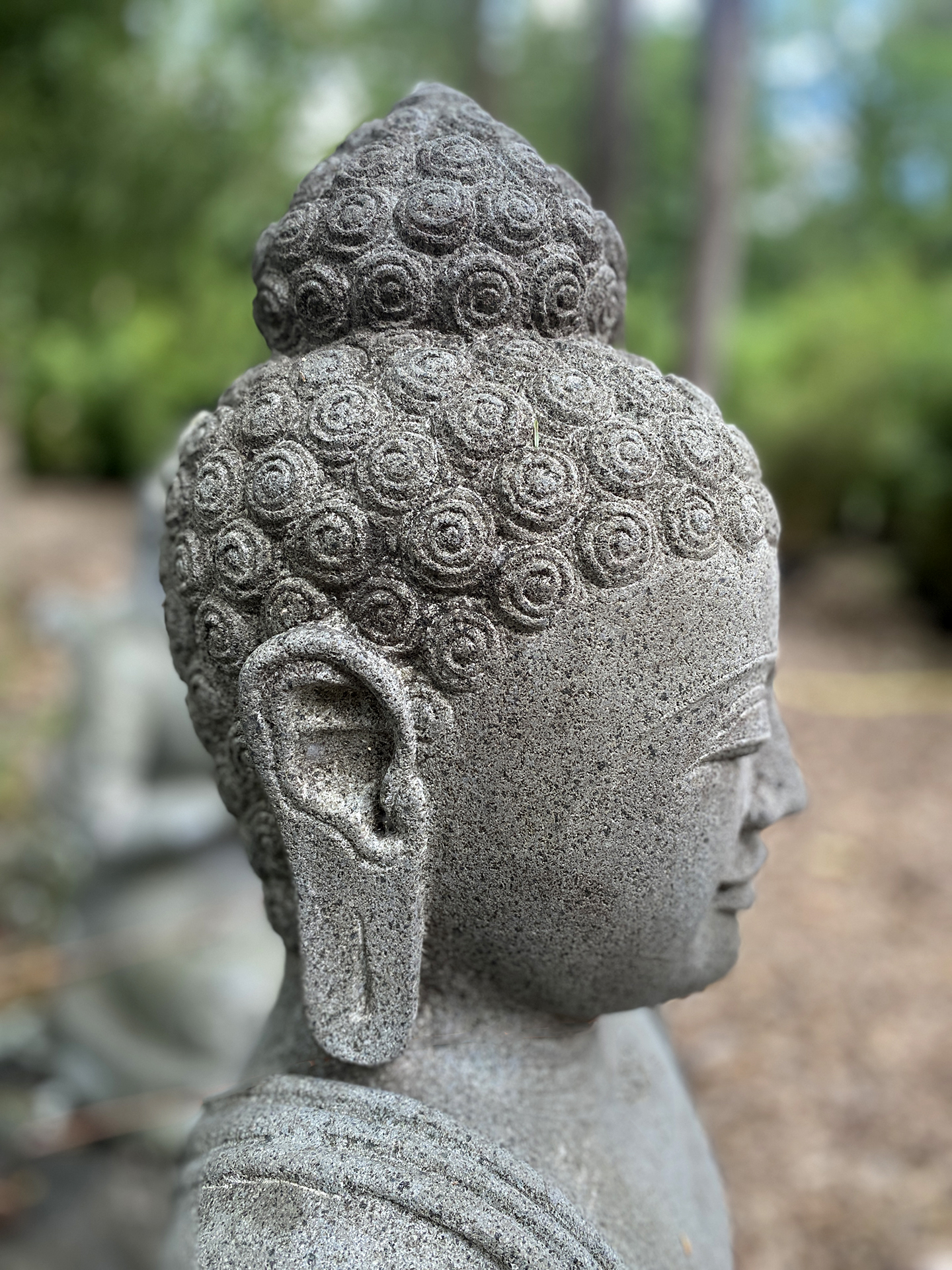 Sitzender Buddha im Bhumisparsa Mudra - 110cm