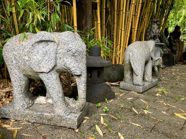 Granit-Elefant-30cm-3 Granitelefant mit Rüssel nach oben