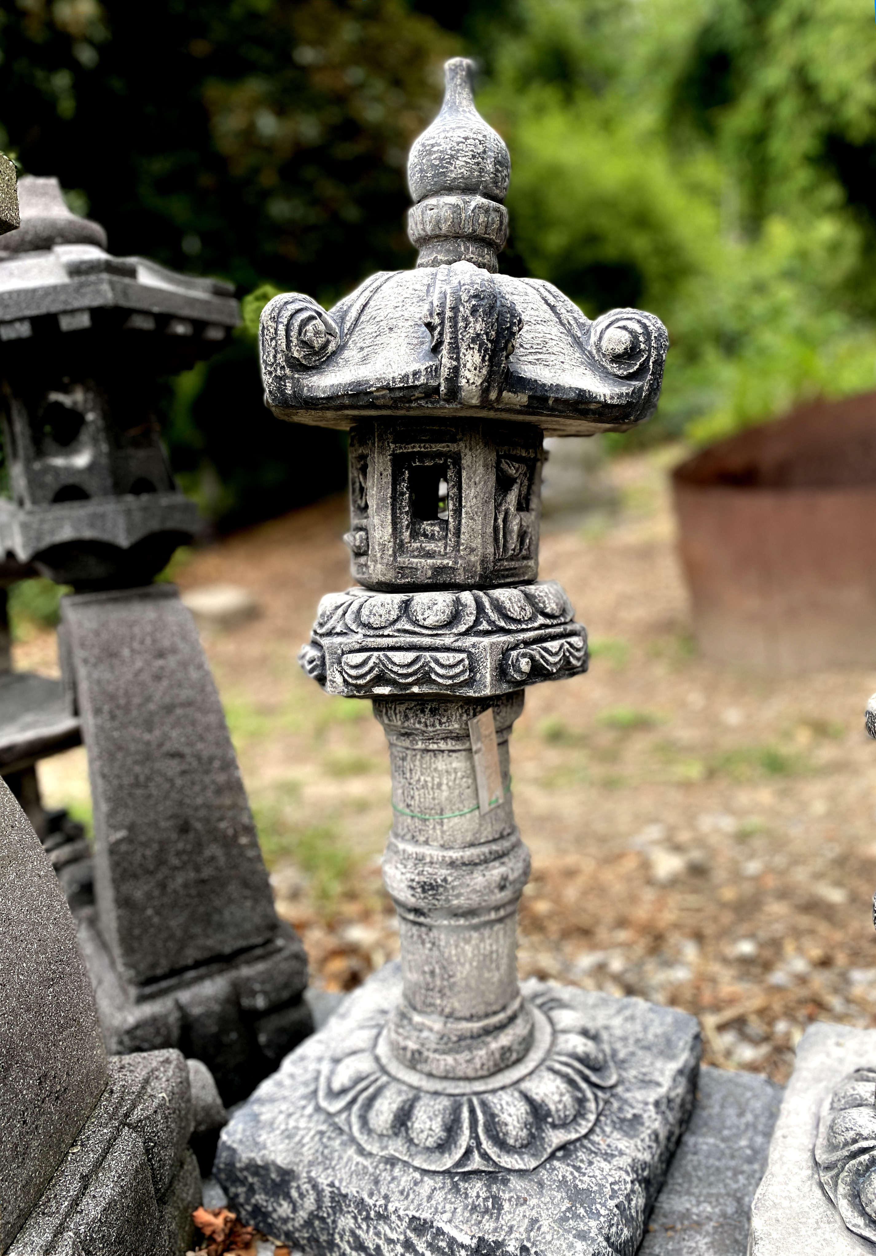 Schöne Steinpagode - 80 cm
