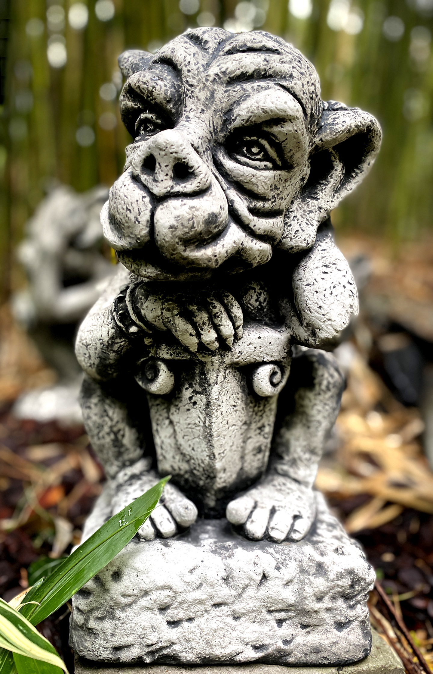 Gargoyle mit Schild