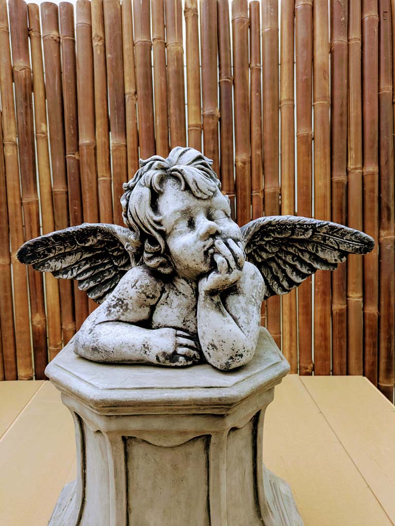 Träumender Engel