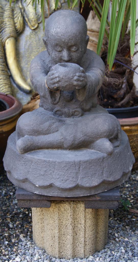 sf10252 Mönch mit Schale - 50cm