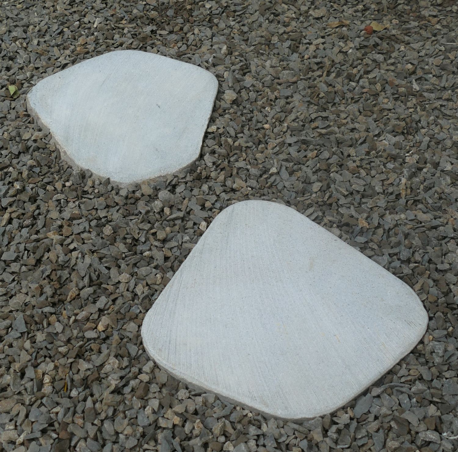 Trittseine aus Flusstein in 2 Größen