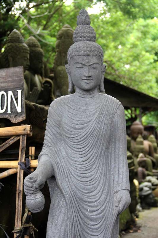 buddha-mit-gewand