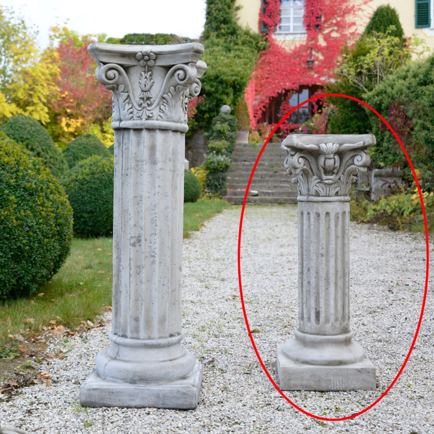 Mittelhohe schöne Säule