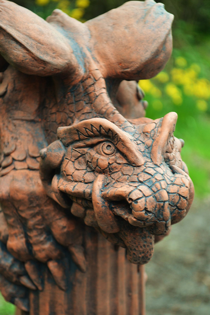 gothic-dragon-roof-finial-angled-ridge-tile-2-1687-p Gotischer Drache - Dachreiter