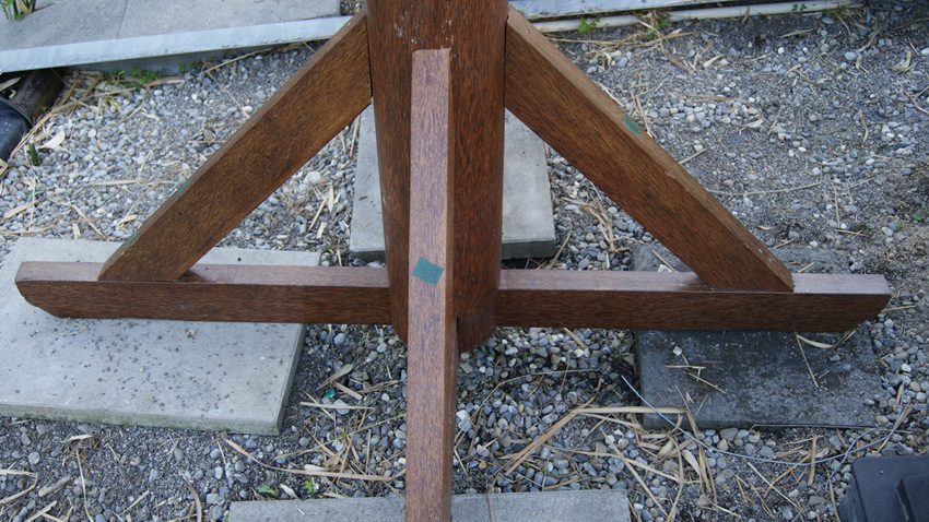 bali-schirm-fuss50ee6ff78c395 Gartenschirm aus Bali