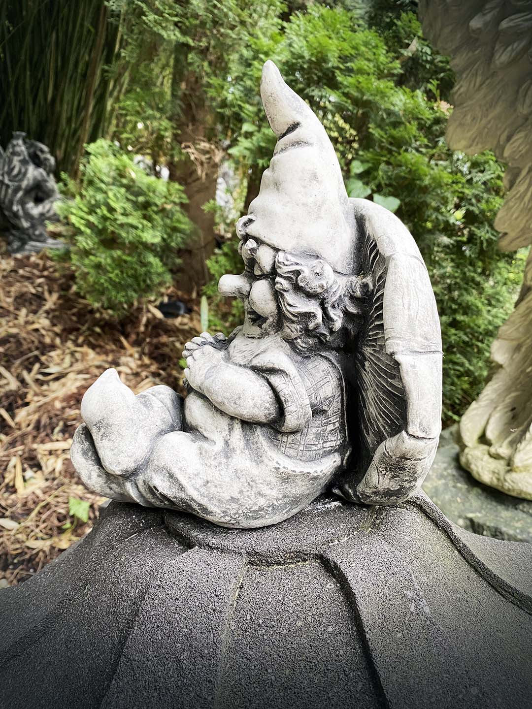 Gartenzwerg am Fliegenpilz