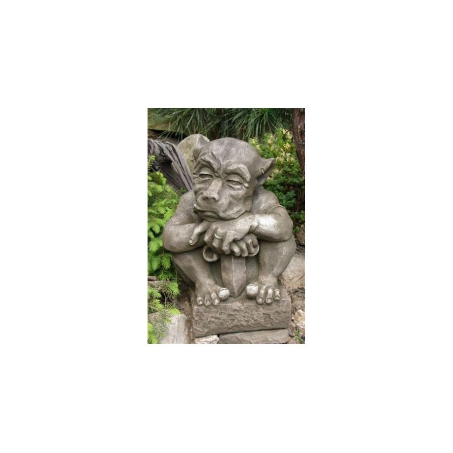 Kleiner Gargoyle mit Schwert Kleiner Gargoyle mit Schwert