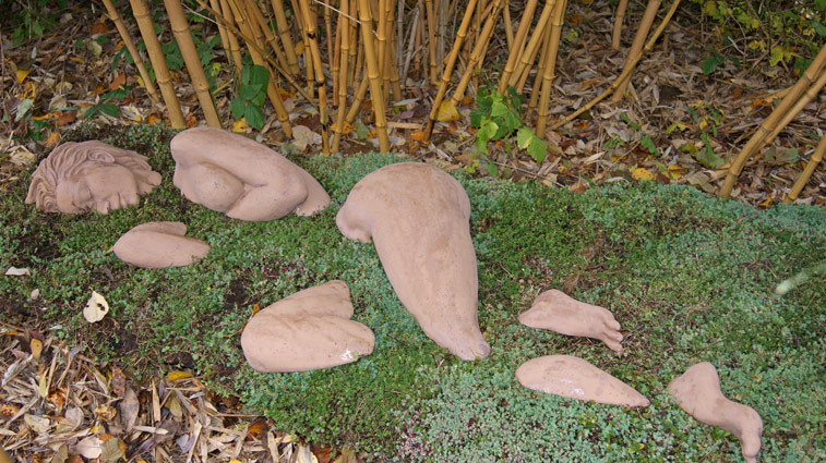 sf10120_1 Schlafende Frau, 8-Teilig