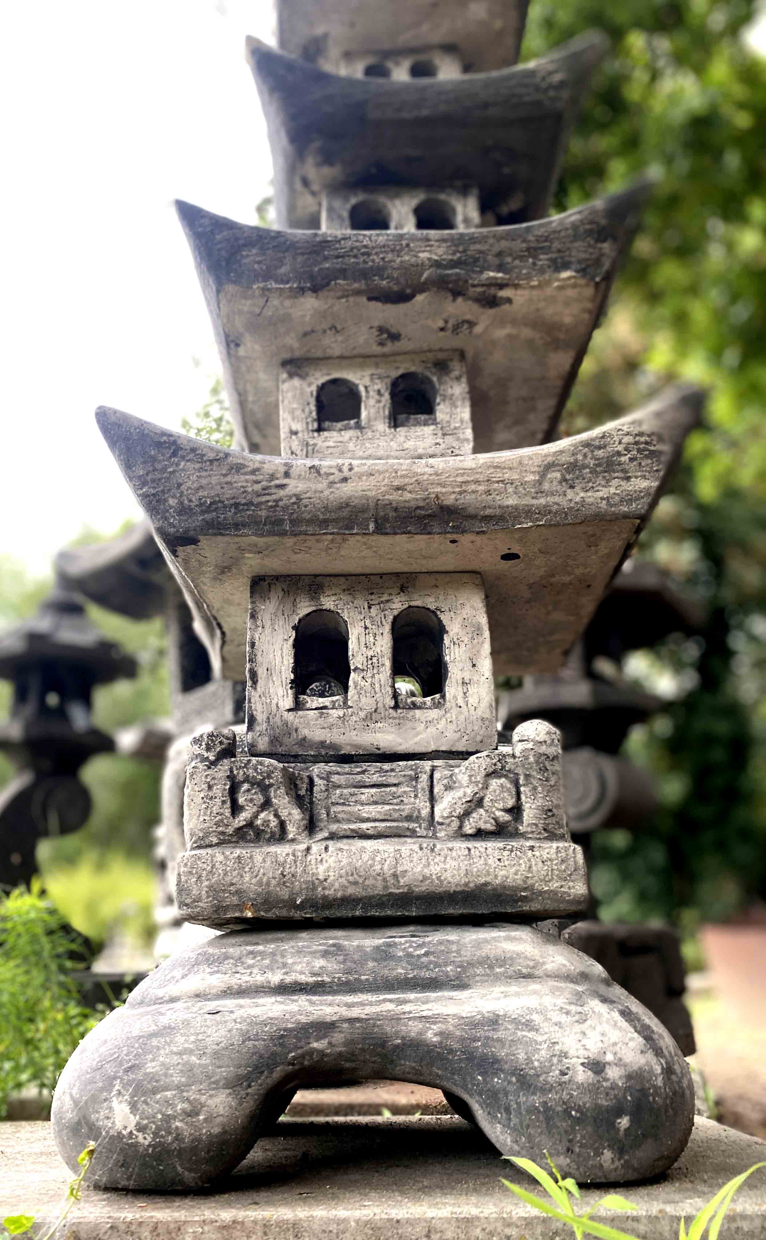 Steinpagode mit 4 Ebenen - 108 cm