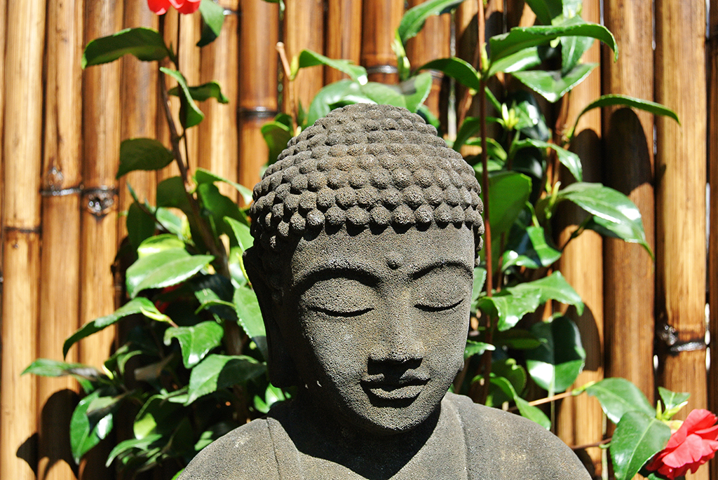 BuddhaSitzMedi-Grau3 Japanischer Buddha aus Lavastein - 40cm