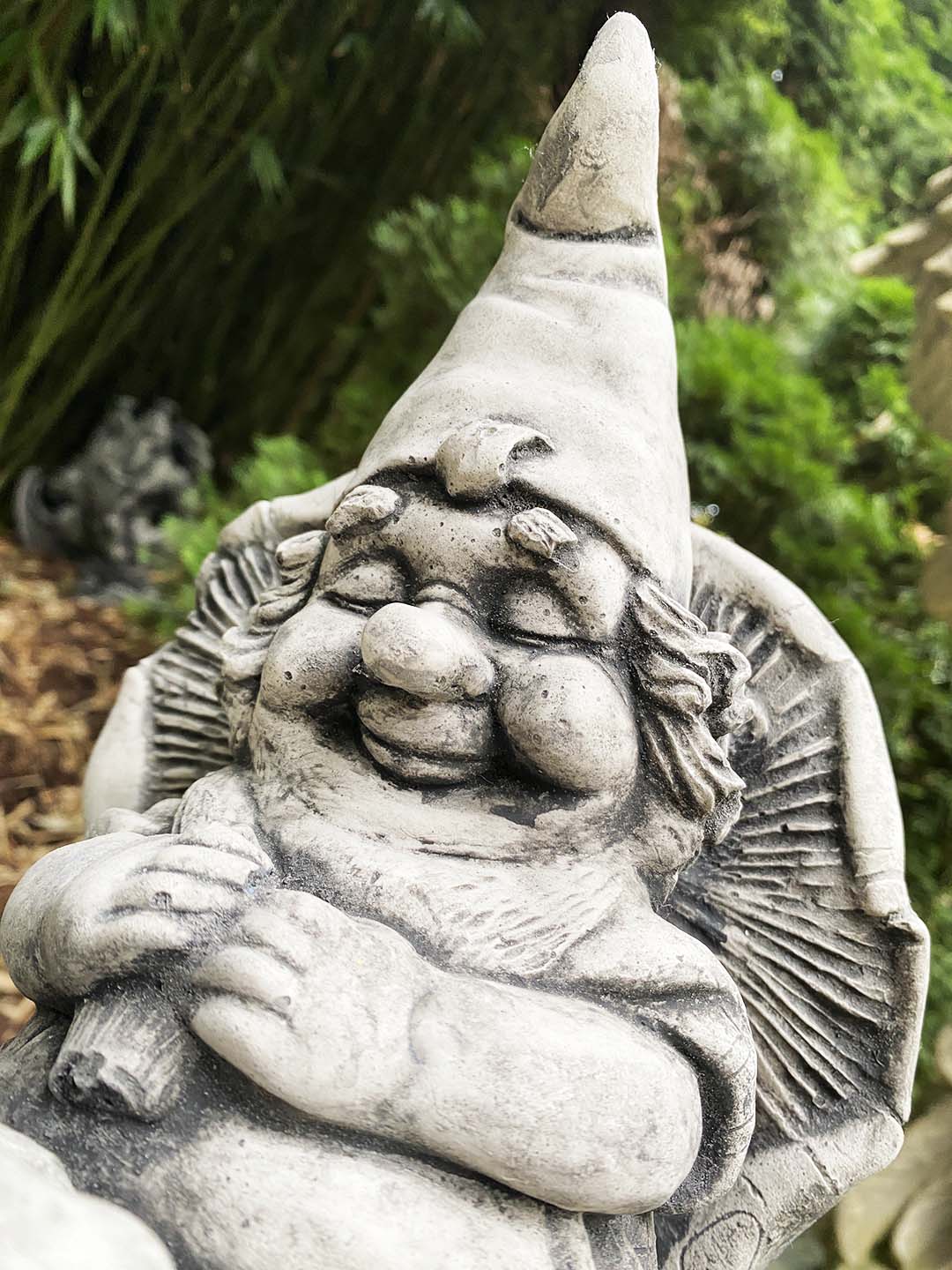 Gartenzwerg am Fliegenpilz