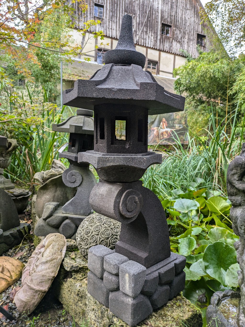 Rankai-gross Japanische Steinlaterne Rankei aus Lavastein