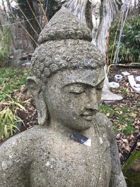 Sitzender Buddha aus Greenstone - 100cm