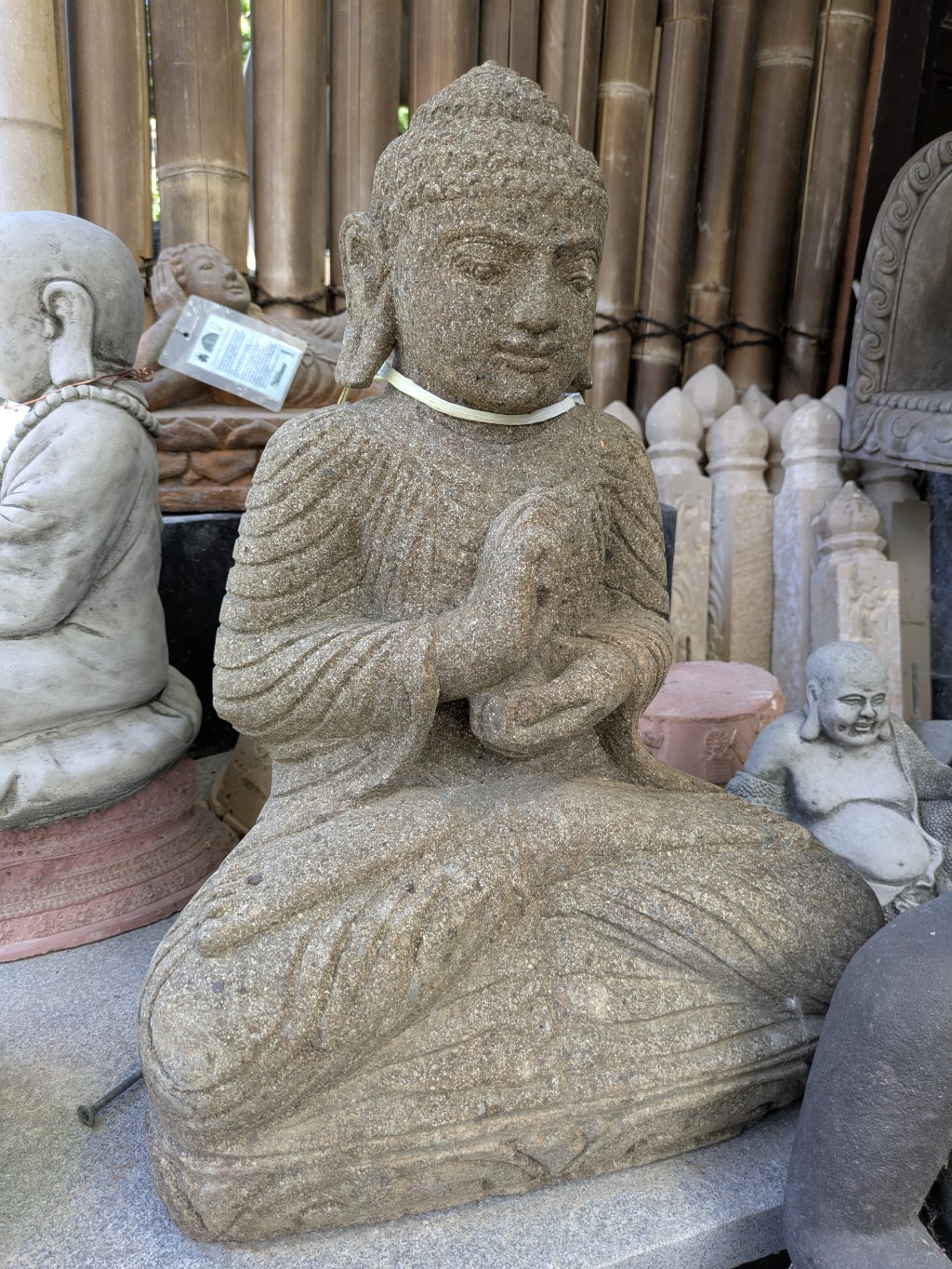 Buddha aus Basanitstein - 50cm