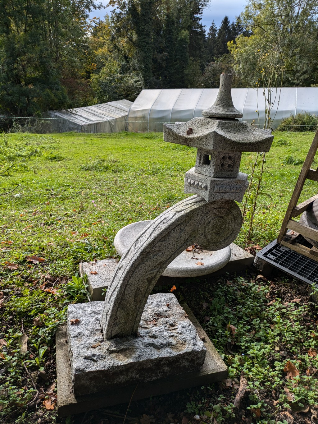 rankai-lange-hals Laterne Rankei aus Granit