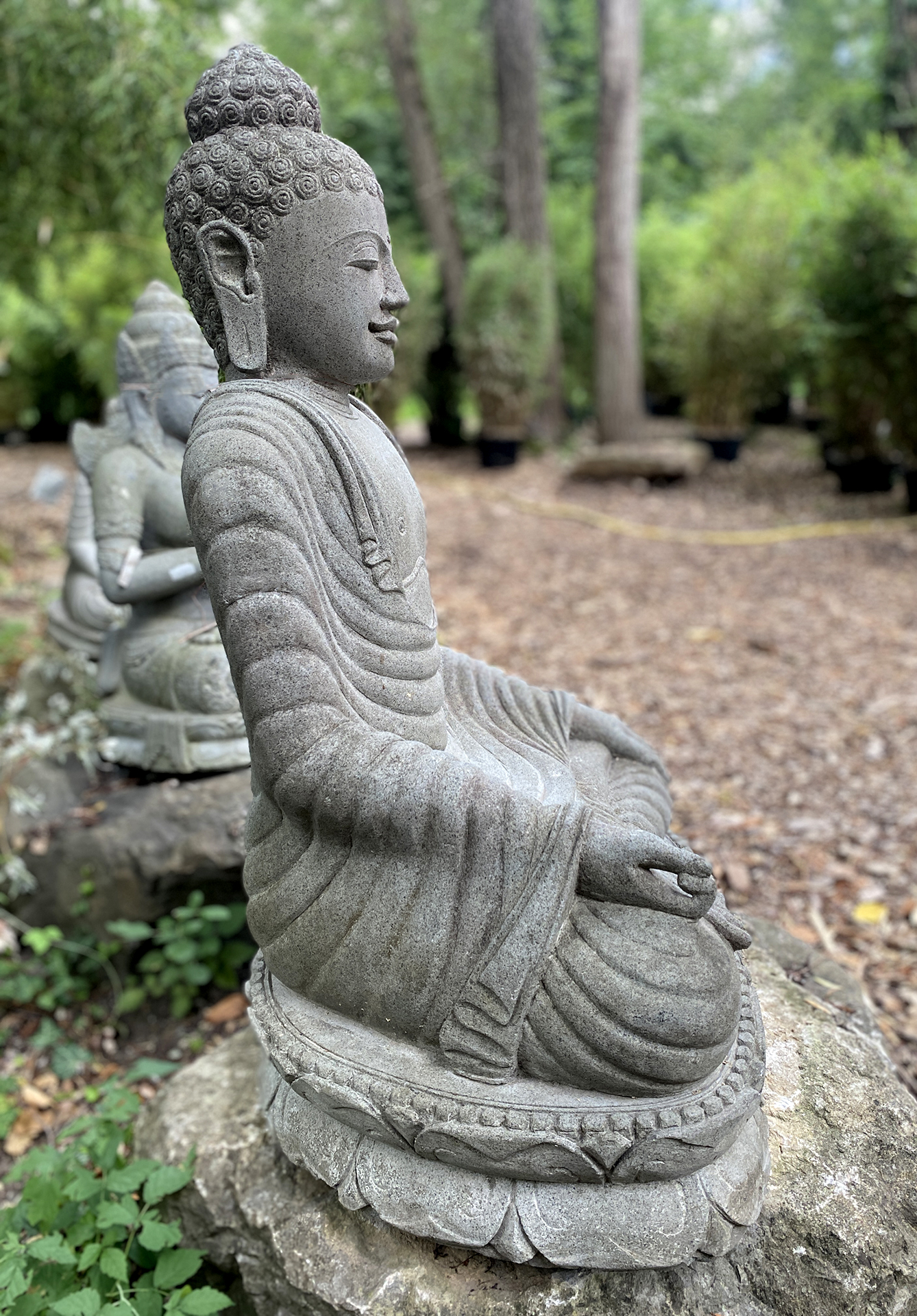 Sitzender Buddha im Bhumisparsa Mudra - 110cm