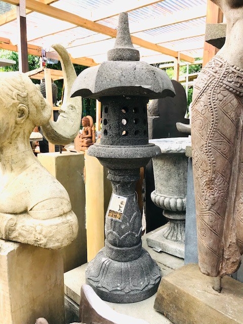 Laterne-100cm-3 Japanische Steinlaterne aus Lavastein, 100cm