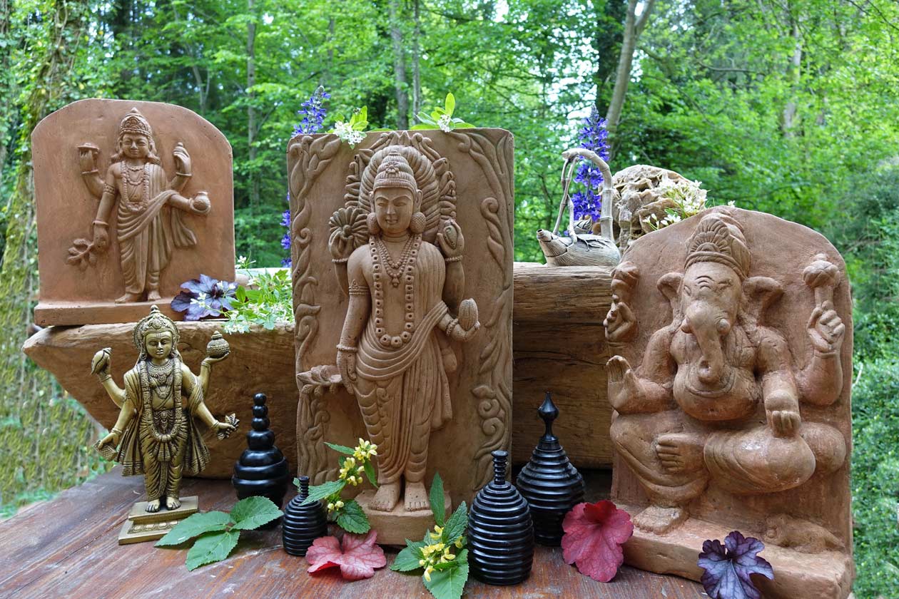 Dhanvantari - Schutzherr der Ayurveda- Relief
