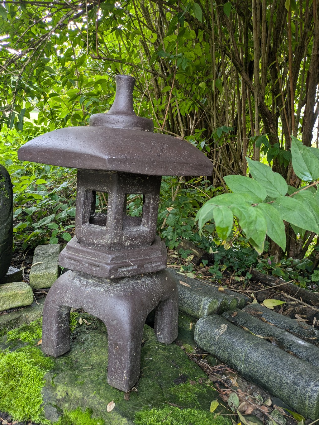 Asiastyle Gartenlaterne aus Stein 70cm