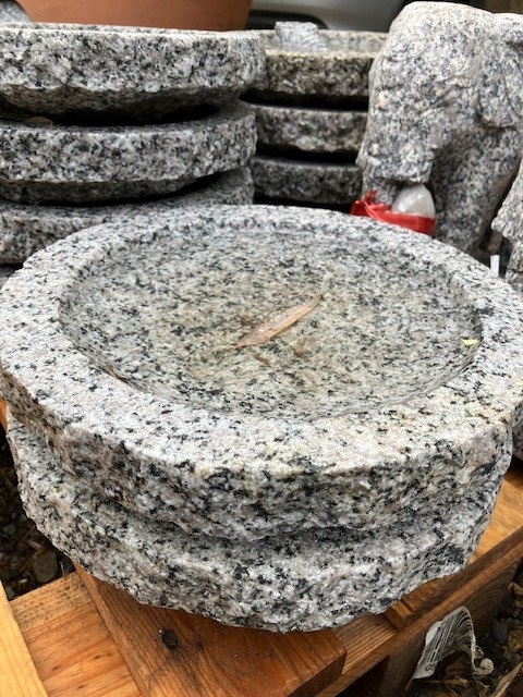 Vogelschale-rund Vogeltränke rund aus Granit