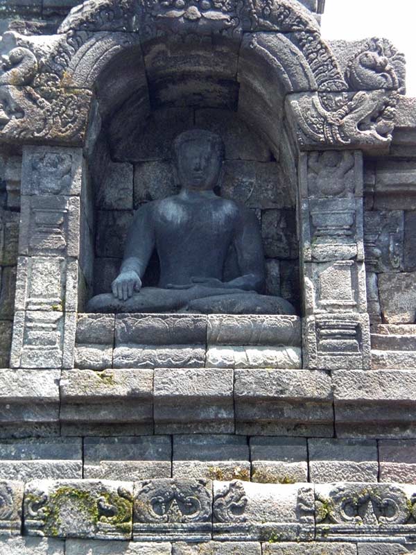 Borobudur-Tempel-Steinfigurensho5