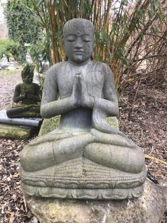 Sitzender Buddha aus Riverstone - 105cm