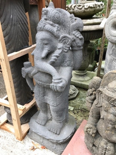 Stehender Ganesha hangeschlagen aus Lavastein 100cm