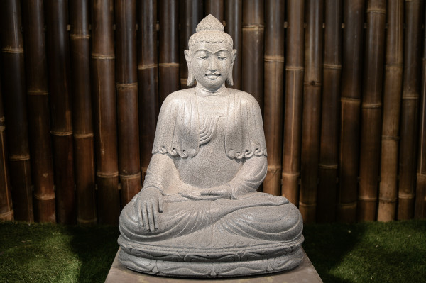 Sitzender Buddha aus Riverstone - ca. 65 cm