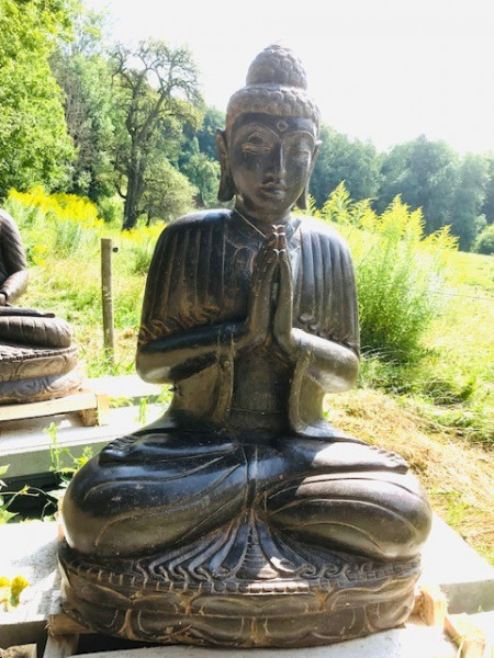 Buddha sitzend aus Riverstone - 82cm